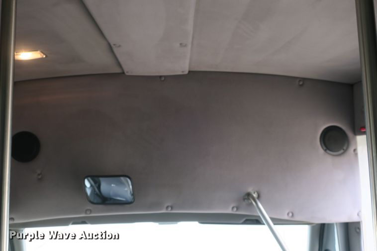 image for item DB10046 2013 International Starcraft bus