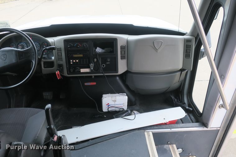 image for item DB10046 2013 International Starcraft bus