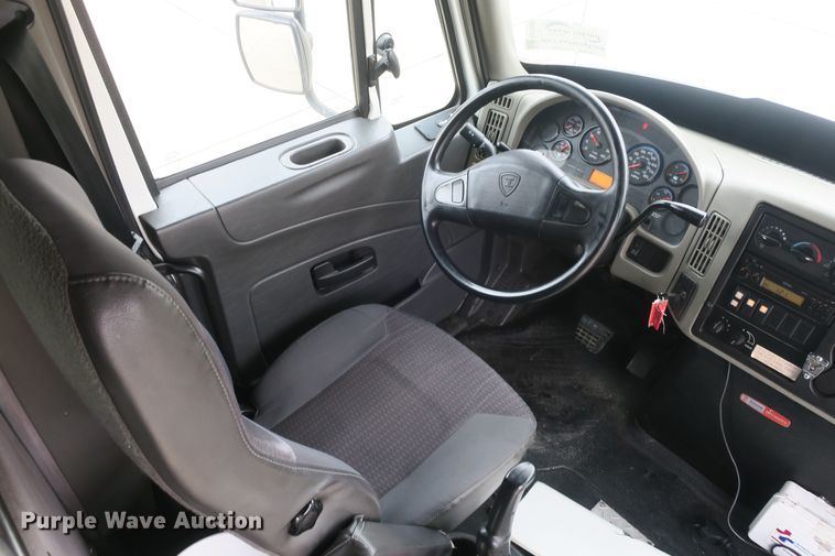 image for item DB10046 2013 International Starcraft bus