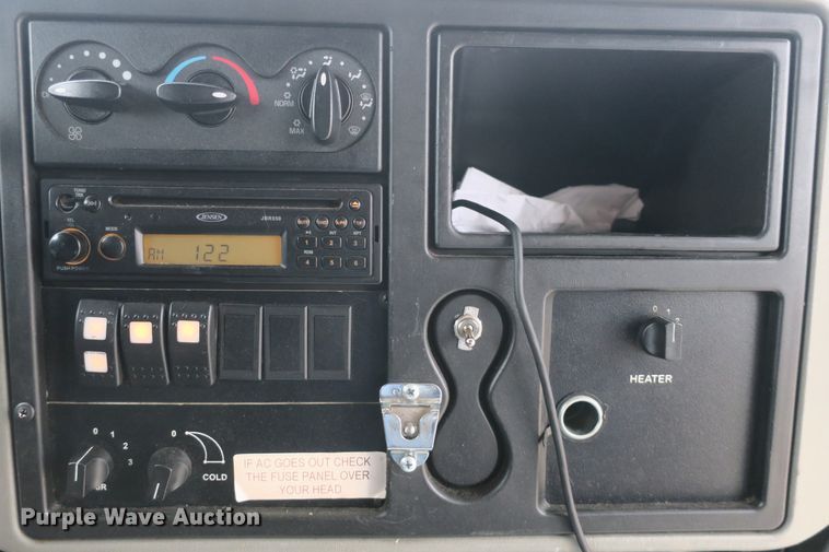 image for item DB10046 2013 International Starcraft bus