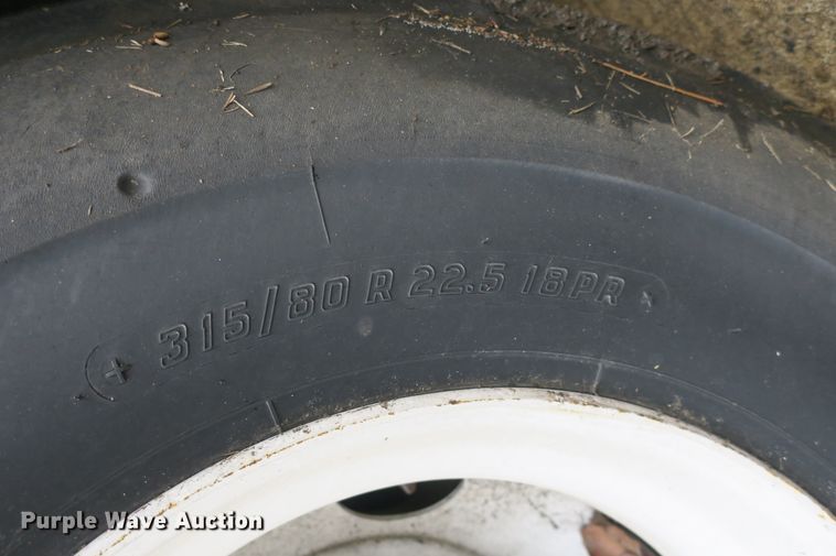 image for item DB10047 2001 Gillig coach bus