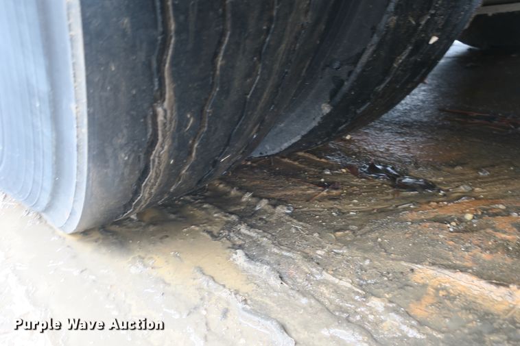 image for item DB10047 2001 Gillig coach bus