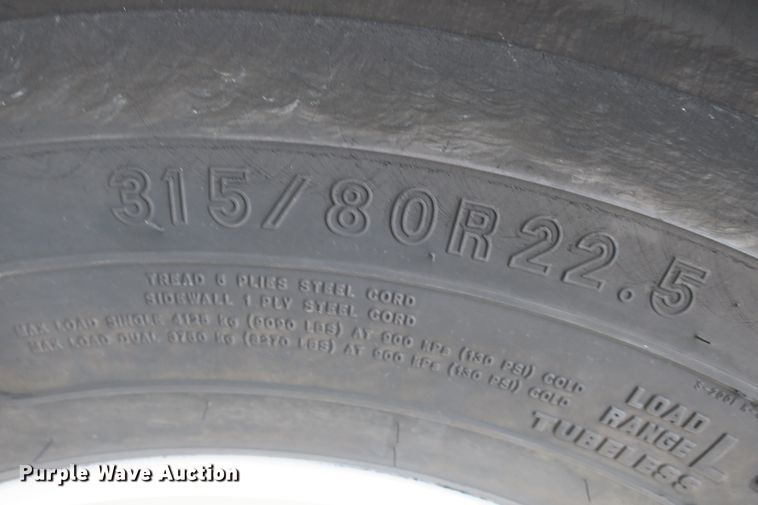 image for item DB10049 2001 Gillig C21D1O2N4 coach bus