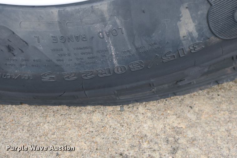 image for item DB10049 2001 Gillig C21D1O2N4 coach bus