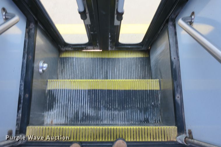 image for item DB10049 2001 Gillig C21D1O2N4 coach bus