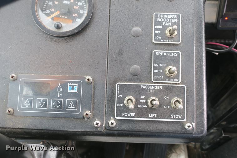 image for item DB10049 2001 Gillig C21D1O2N4 coach bus