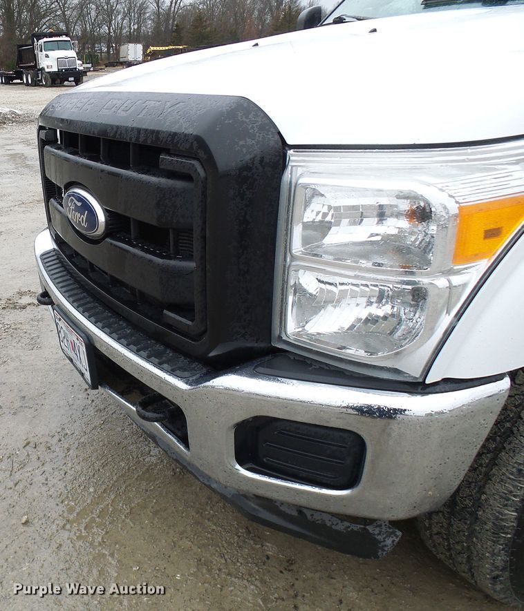 image for item DD1953 2011 Ford F350 Super Duty Crew Cab pickup truck