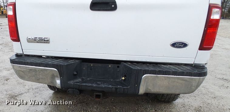 image for item DD1953 2011 Ford F350 Super Duty Crew Cab pickup truck