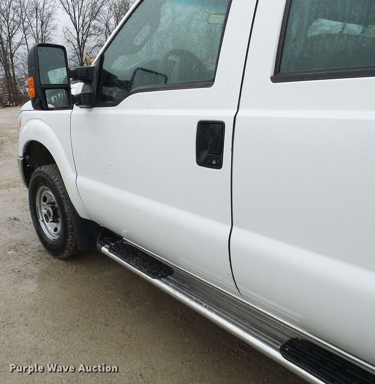 image for item DD1953 2011 Ford F350 Super Duty Crew Cab pickup truck