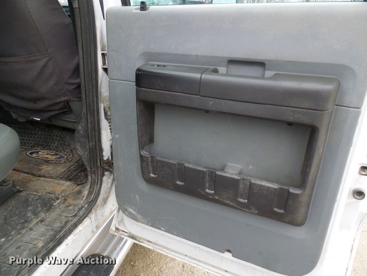 image for item DD1953 2011 Ford F350 Super Duty Crew Cab pickup truck
