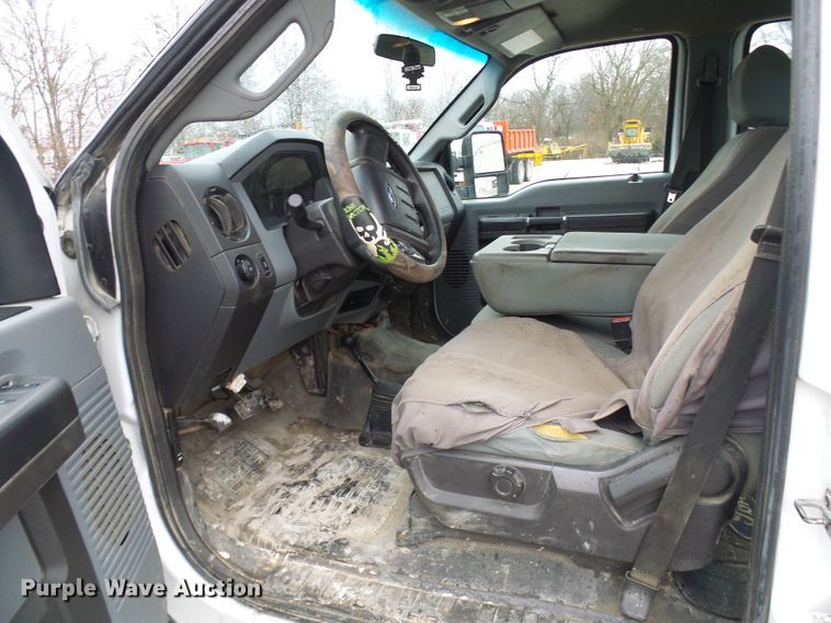 image for item DD1953 2011 Ford F350 Super Duty Crew Cab pickup truck