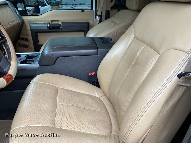 image for item DF6644 2012 Ford F250 Super Duty Crew Cab pickup truck