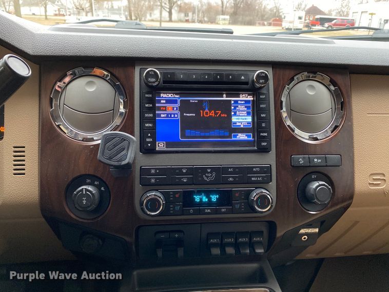 image for item DF6644 2012 Ford F250 Super Duty Crew Cab pickup truck