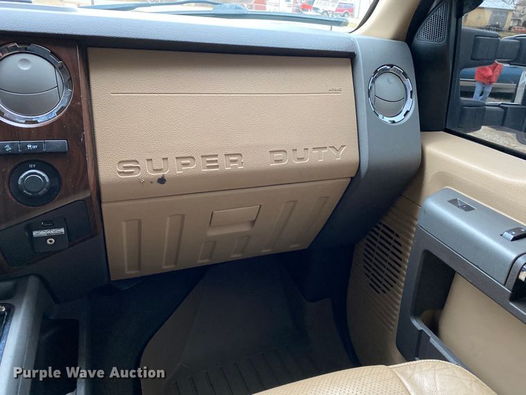 image for item DF6644 2012 Ford F250 Super Duty Crew Cab pickup truck