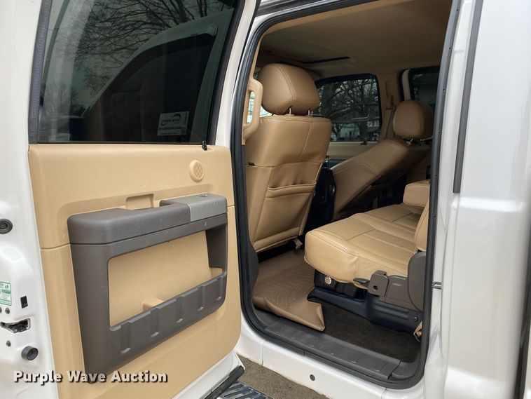 image for item DF6644 2012 Ford F250 Super Duty Crew Cab pickup truck
