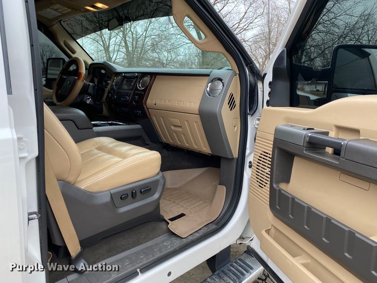 image for item DF6644 2012 Ford F250 Super Duty Crew Cab pickup truck