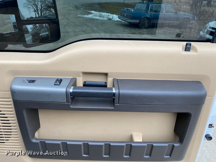 image for item DF6644 2012 Ford F250 Super Duty Crew Cab pickup truck