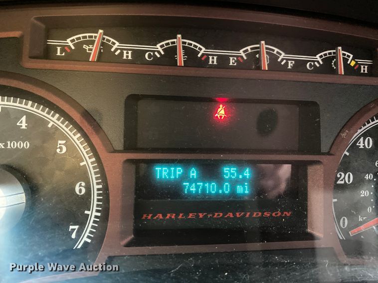 image for item DF6645 2010 Ford F150 Harley Davidson SuperCrew pickup truck