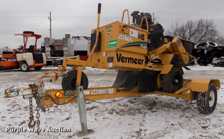 image for item DG2512 2012 Vermeer SC252 stump grinder with trailer