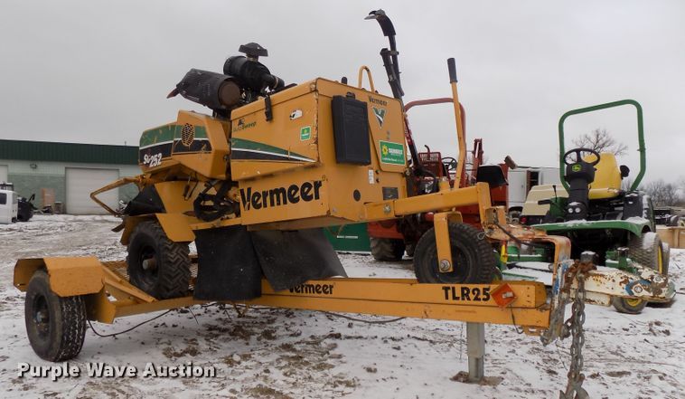 image for item DG2512 2012 Vermeer SC252 stump grinder with trailer