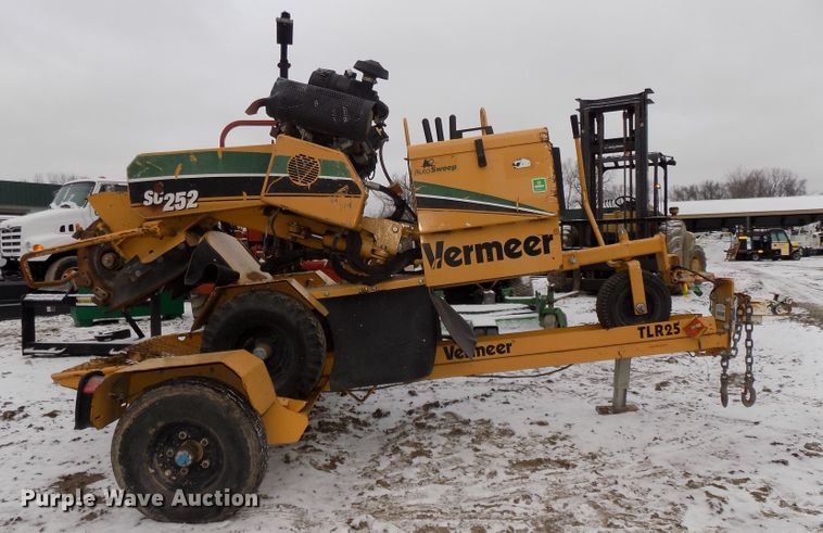 image for item DG2512 2012 Vermeer SC252 stump grinder with trailer