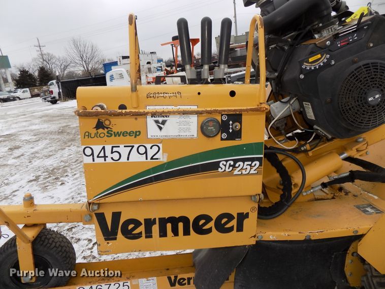 image for item DG2512 2012 Vermeer SC252 stump grinder with trailer