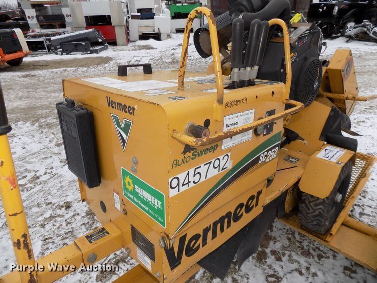 image for item DG2512 2012 Vermeer SC252 stump grinder with trailer