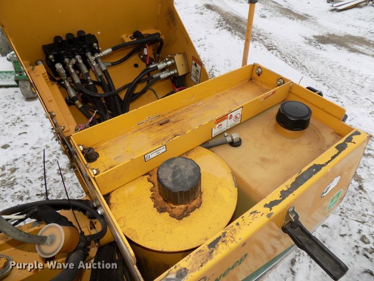 image for item DG2512 2012 Vermeer SC252 stump grinder with trailer