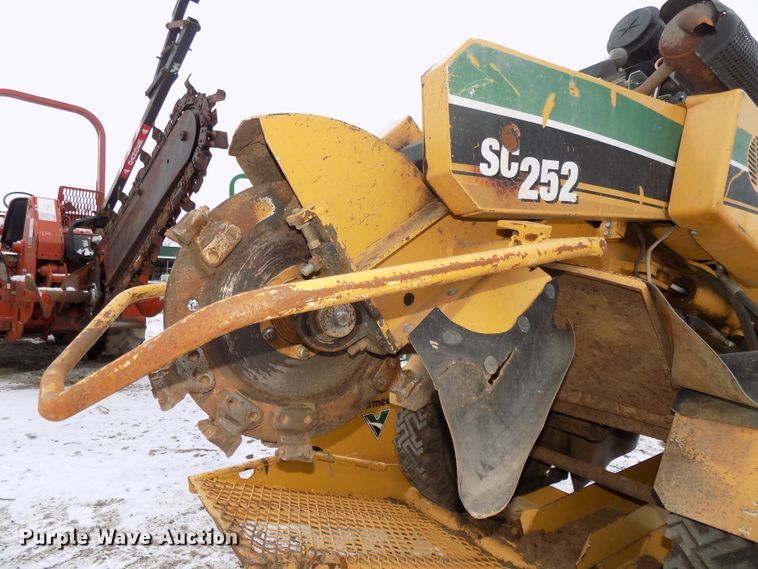 image for item DG2512 2012 Vermeer SC252 stump grinder with trailer