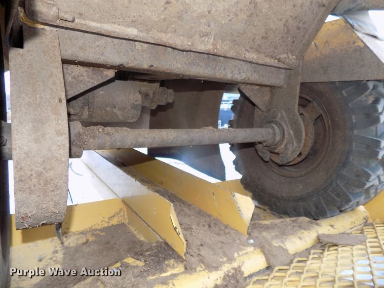 image for item DG2512 2012 Vermeer SC252 stump grinder with trailer