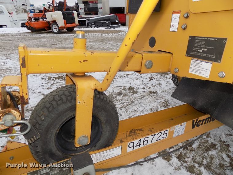 image for item DG2512 2012 Vermeer SC252 stump grinder with trailer