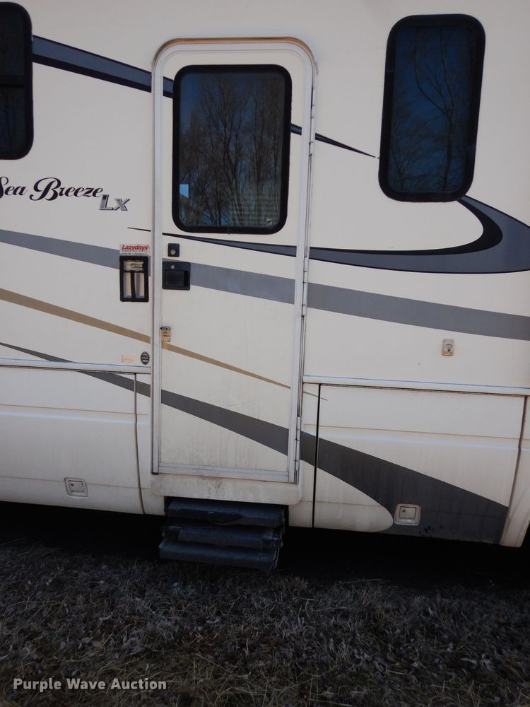 image for item DG6258 2005 National Sea Breeze LX RV