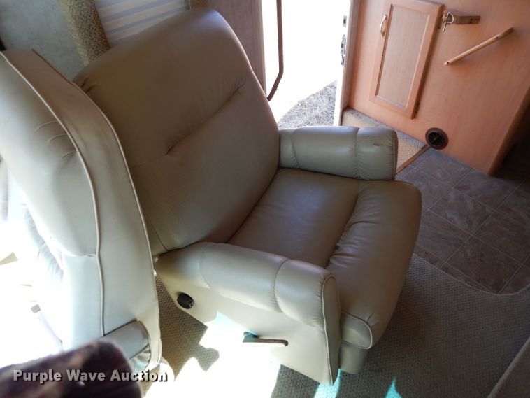 image for item DG6258 2005 National Sea Breeze LX RV