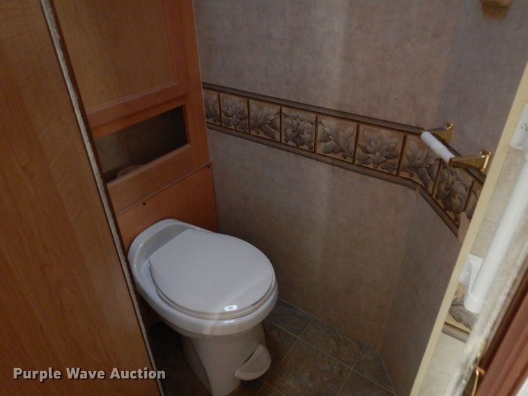 image for item DG6258 2005 National Sea Breeze LX RV