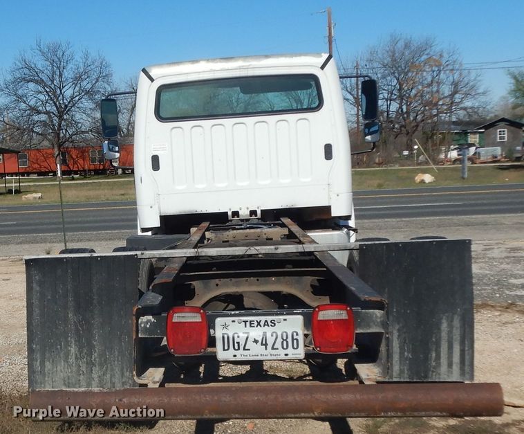 image for item DH2263 2007 Freightliner Business Class M2 truck cab and chassis
