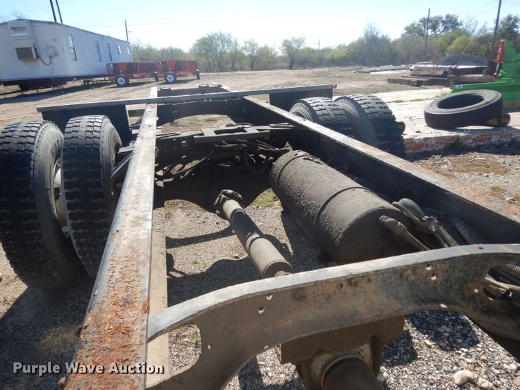 image for item DH2263 2007 Freightliner Business Class M2 truck cab and chassis