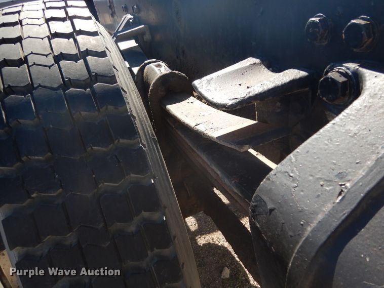 image for item DH2263 2007 Freightliner Business Class M2 truck cab and chassis