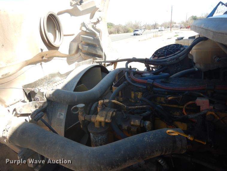 image for item DH2263 2007 Freightliner Business Class M2 truck cab and chassis