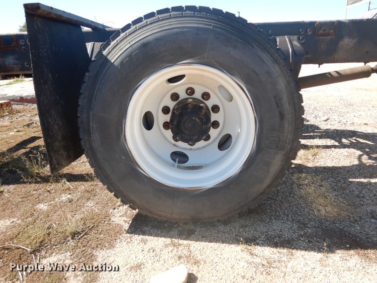 image for item DH2263 2007 Freightliner Business Class M2 truck cab and chassis