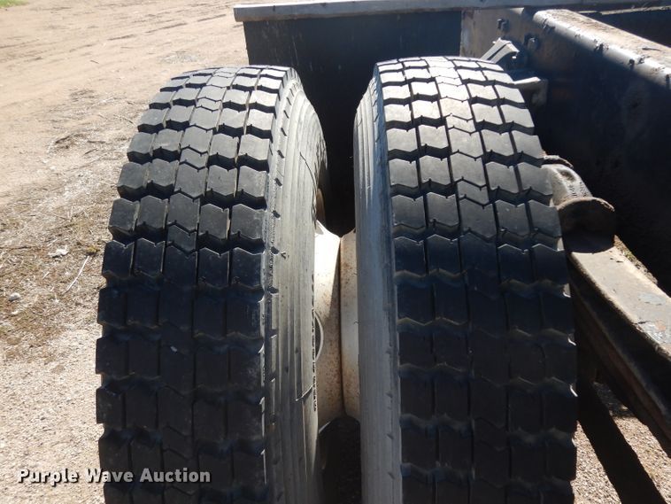 image for item DH2263 2007 Freightliner Business Class M2 truck cab and chassis