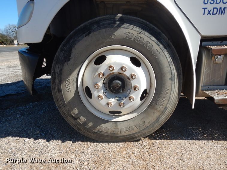 image for item DH2263 2007 Freightliner Business Class M2 truck cab and chassis