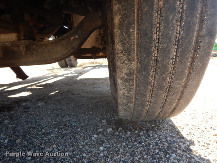 image for item DH2263 2007 Freightliner Business Class M2 truck cab and chassis