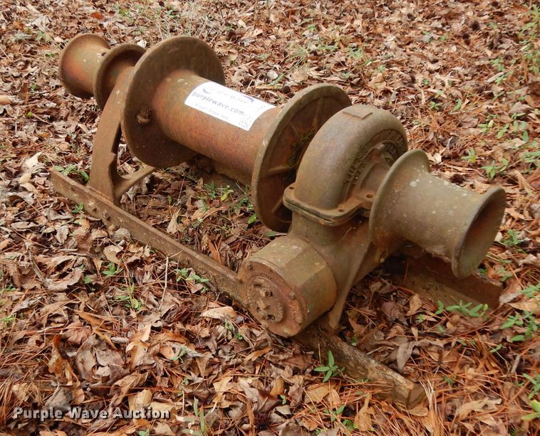 image for item DH2282 (2) winches