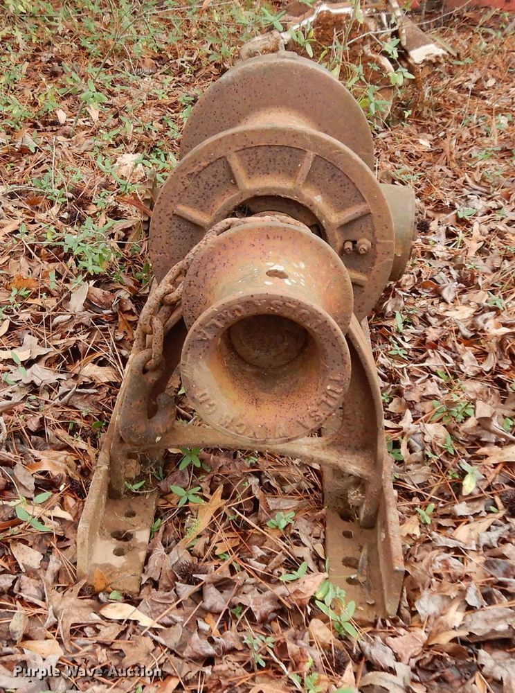 image for item DH2282 (2) winches