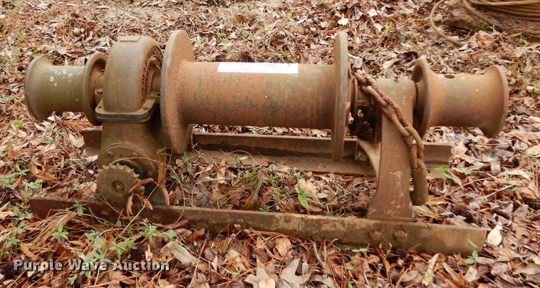 image for item DH2282 (2) winches
