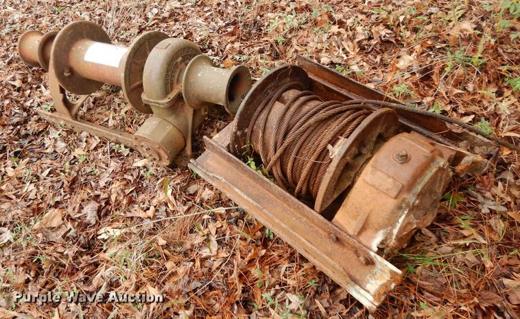 image for item DH2282 (2) winches
