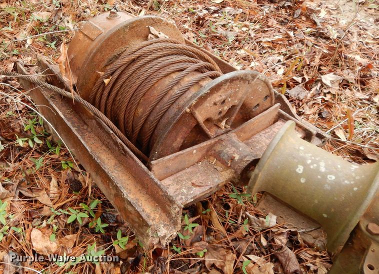 image for item DH2282 (2) winches