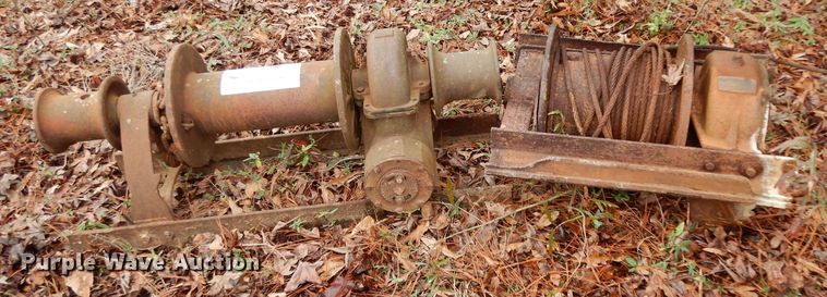 image for item DH2282 (2) winches