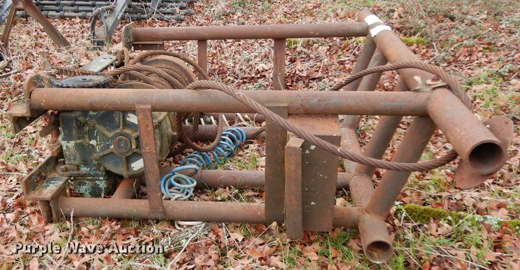 image for item DH2286 Headache rack with winch