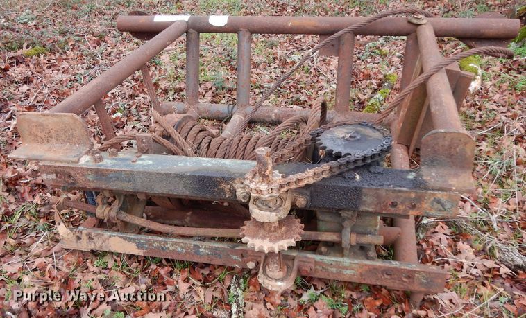 image for item DH2286 Headache rack with winch